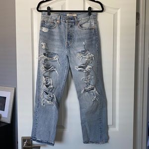 Levi’s distressed wedgie straight jeans. Size 27